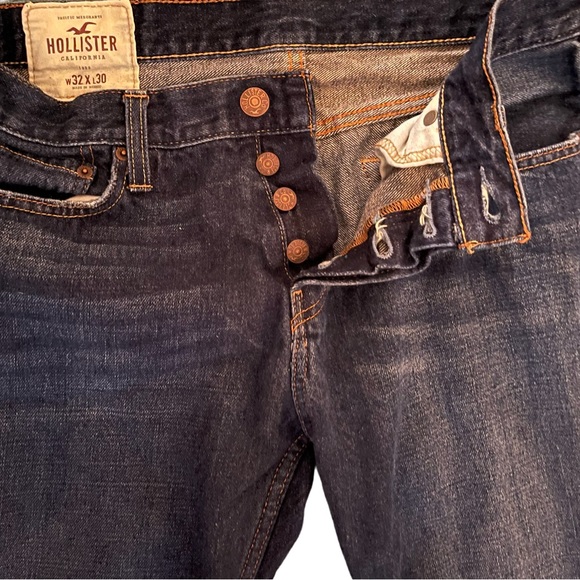 HOLLISTER jeans. NWOT. Straight legged. - Picture 3 of 4